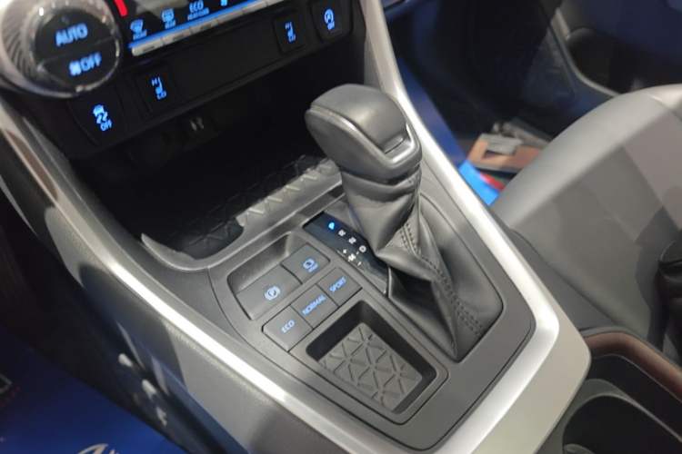 Used Toyota RAV4 2021 2.0L CVT Two-Wheel Drive Fashion PLUS Edition Gear Lever
