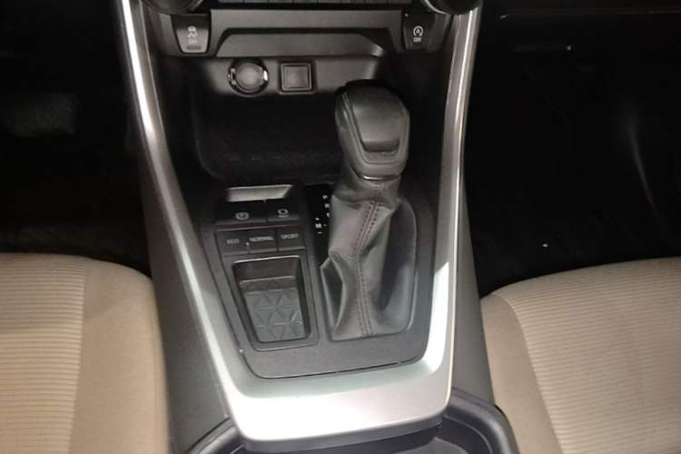 Used Toyota RAV4 2021 2.0L CVT Two-Wheel Drive Urban Edition Gear Lever