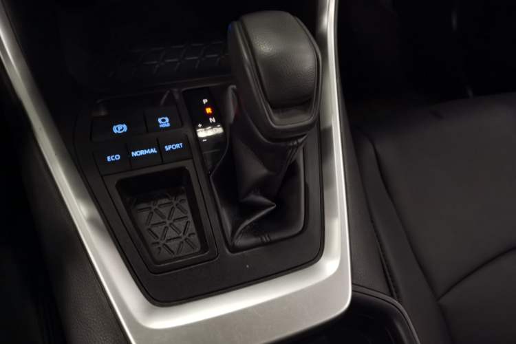 Used Toyota RAV4 2021 2.0L CVT Two-Wheel Drive Fashion Edition Gear Lever
