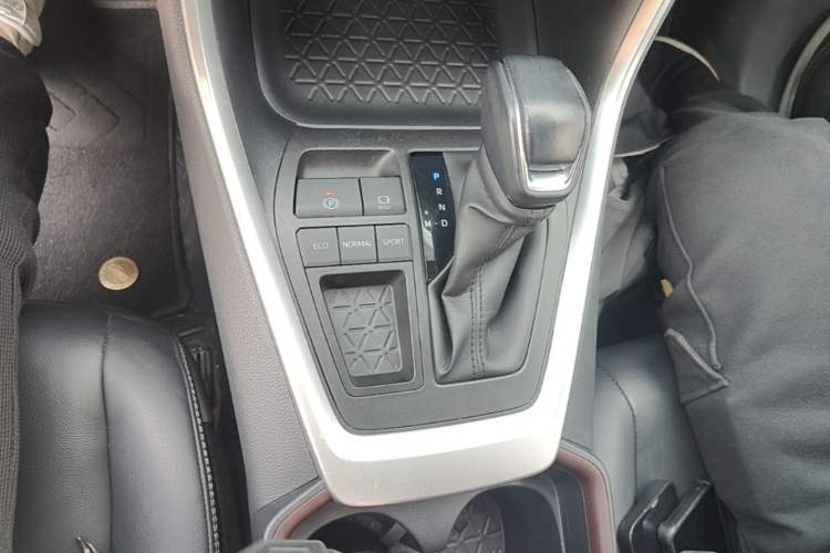 Used Toyota RAV4 2021 2.0L CVT Two-Wheel Drive Fashion PLUS Edition Gear Lever