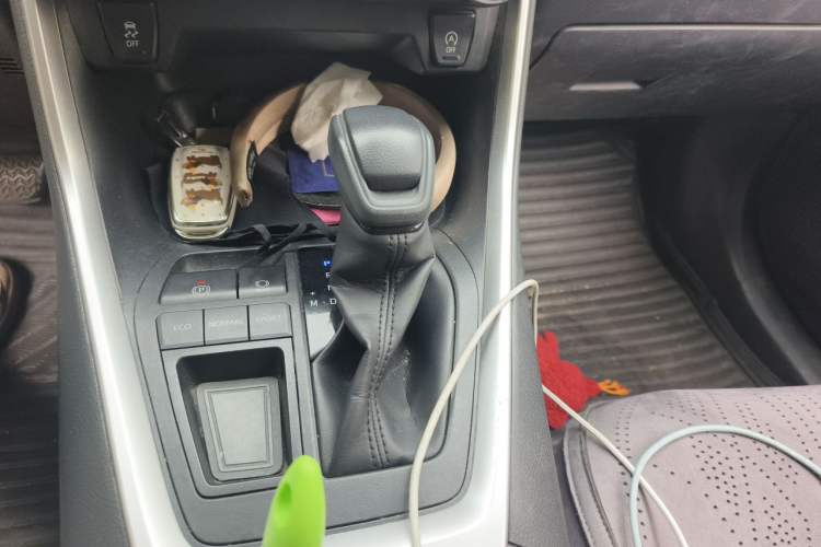Used Toyota RAV4 2021 2.0L CVT Two-Wheel Drive Fashion Edition Gear Lever
