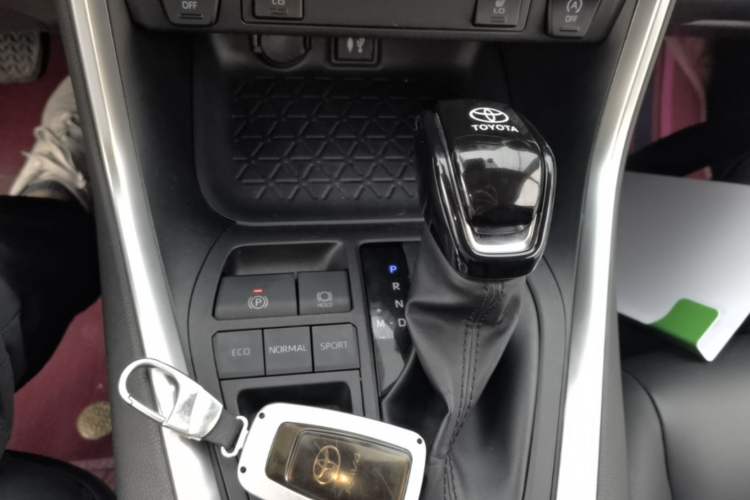 Used Toyota RAV4 2021 2.0L CVT Two-Wheel Drive Fashion PLUS Edition Gear Lever