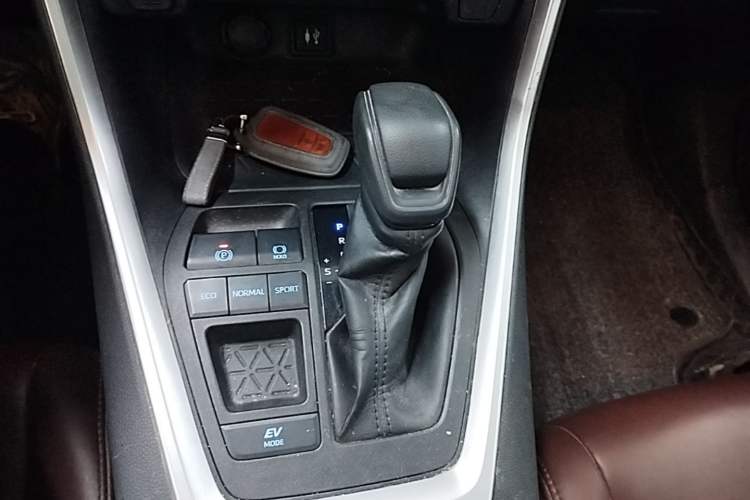 Used Toyota RAV4 2021 Dual-Engine 2.5L E-CVT Two-Wheel Drive Elite Edition Gear Lever