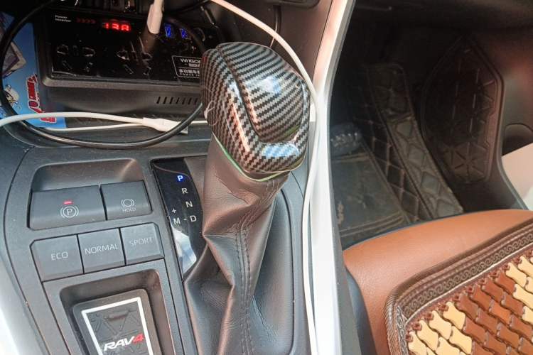 Used Toyota RAV4 2021 2.0L CVT Two-Wheel Drive Fashion Edition Gear Lever