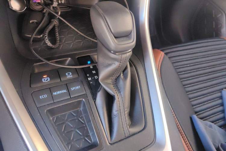 Used Toyota RAV4 2021 2.0L CVT Two-Wheel Drive Fashion Edition Gear Lever