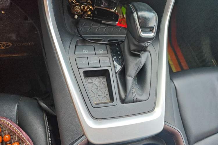 Used Toyota RAV4 2021 2.0L CVT Two-Wheel Drive Fashion PLUS Edition Gear Lever