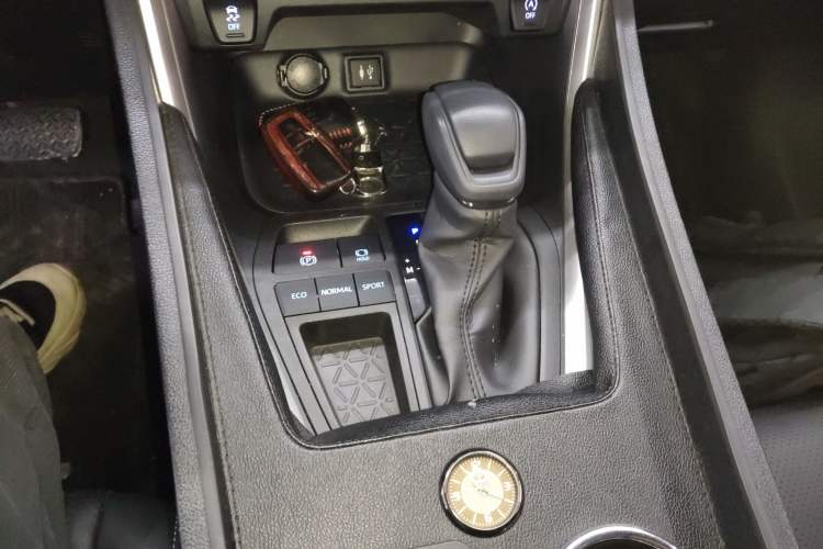 Used Toyota RAV4 2021 2.0L CVT Two-Wheel Drive Fashion Edition Gear Lever