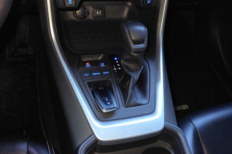 Used Toyota RAV4 2021 2.0L CVT Two-Wheel Drive Fashion Edition Gear Lever