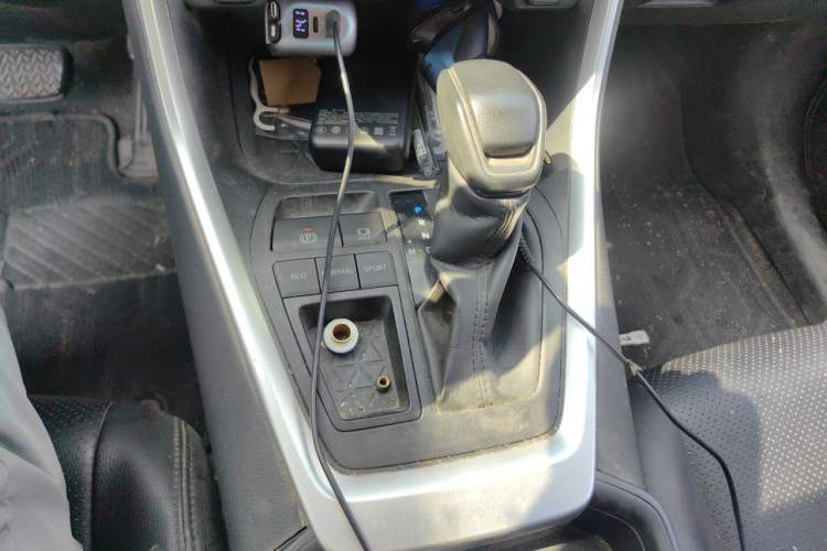 Used Toyota RAV4 2021 2.0L CVT Two-Wheel Drive Urban Edition Gear Lever