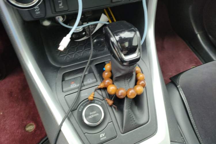 Used Toyota RAV4 2021 Revised Version Dual-Motor Hybrid 2.5L E-CVT 4x4 Elite PLUS Edition Gear Lever