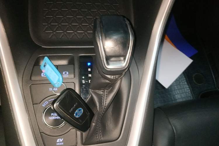 Used Toyota RAV4 2021 Dual-Engine 2.5L E-CVT Four-Wheel Drive Elite PLUS Edition Gear Lever
