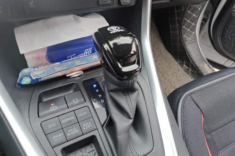 Used Toyota RAV4 2021 2.0L CVT 4x4 Style PLUS Edition Gear Lever