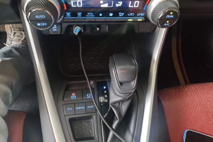 Used Toyota RAV4 2021 Dual-Engine 2.5L E-CVT Two-Wheel Drive Elite Edition Gear Lever
