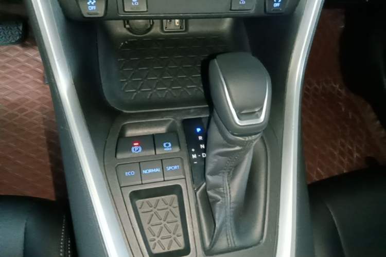 Used Toyota RAV4 2021 2.0L CVT Two-Wheel Drive Fashion PLUS Edition Gear Lever