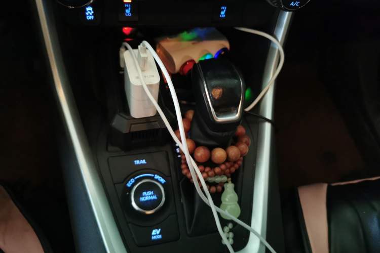 Used Toyota RAV4 2021 Dual-Engine 2.5L E-CVT Four-Wheel Drive Elite PLUS Edition Gear Lever