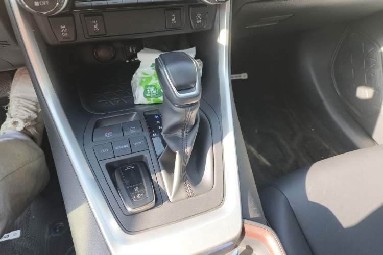 Used Toyota RAV4 2021 2.0L CVT Two-Wheel Drive Fashion PLUS Edition Gear Lever