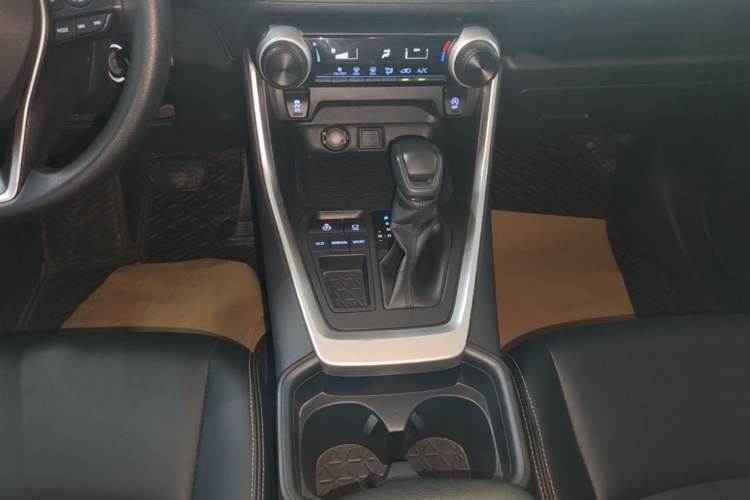 Used Toyota RAV4 2021 2.0L CVT Two-Wheel Drive Urban Edition Gear Lever