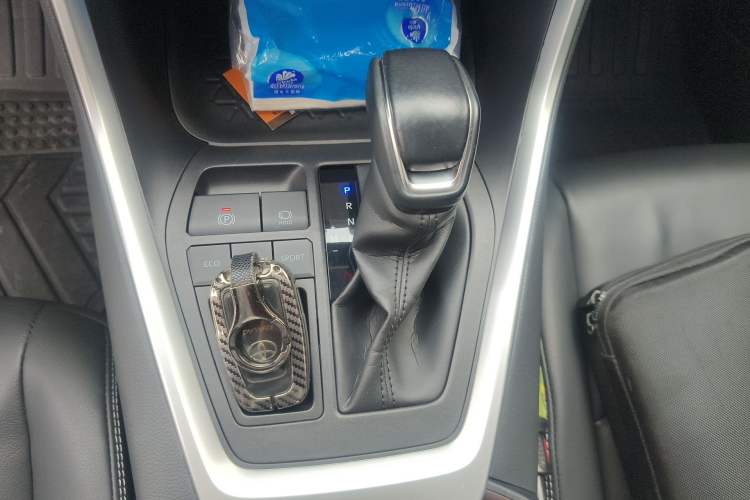 Used Toyota RAV4 2021 2.0L CVT Two-Wheel Drive Fashion PLUS Edition Gear Lever