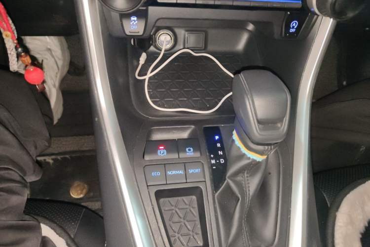 Used Toyota RAV4 2021 2.0L CVT Two-Wheel Drive Urban Edition Gear Lever