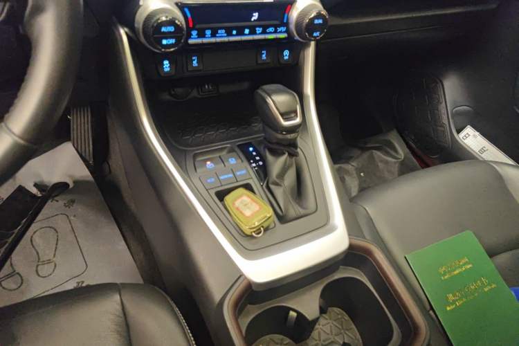 Used Toyota RAV4 2021 2.0L CVT Two-Wheel Drive Fashion PLUS Edition Gear Lever