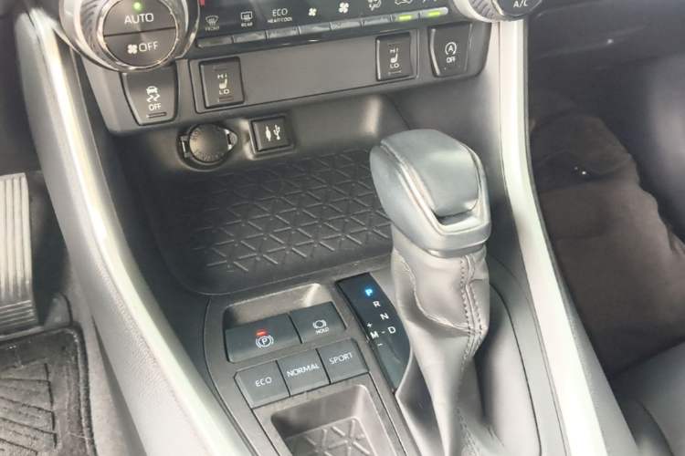 Used Toyota RAV4 2021 2.0L CVT Two-Wheel Drive Fashion PLUS Edition Gear Lever