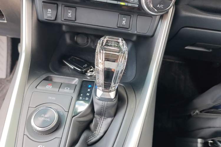 Used Toyota RAV4 2021 Dual-Engine 2.5L E-CVT Four-Wheel Drive Elite PLUS Edition Gear Lever