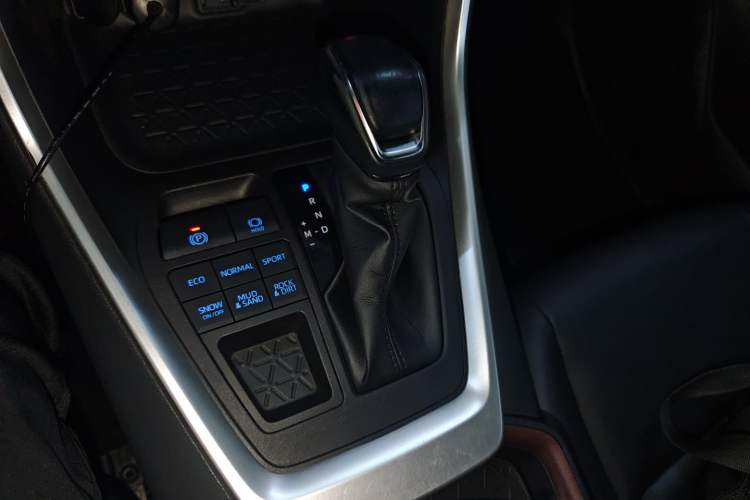 Used Toyota RAV4 2021 2.0L CVT 4x4 Style PLUS Edition Gear Lever