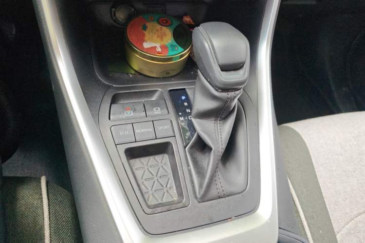 Used Toyota RAV4 2021 2.0L CVT Two-Wheel Drive Urban Edition Gear Lever
