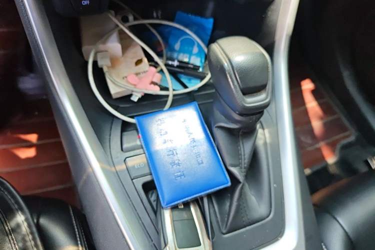 Used Toyota RAV4 2021 2.0L CVT Two-Wheel Drive Fashion Edition Gear Lever