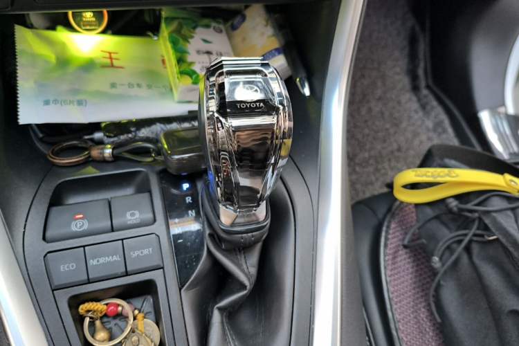 Used Toyota RAV4 2021 2.0L CVT Two-Wheel Drive Fashion PLUS Edition Gear Lever