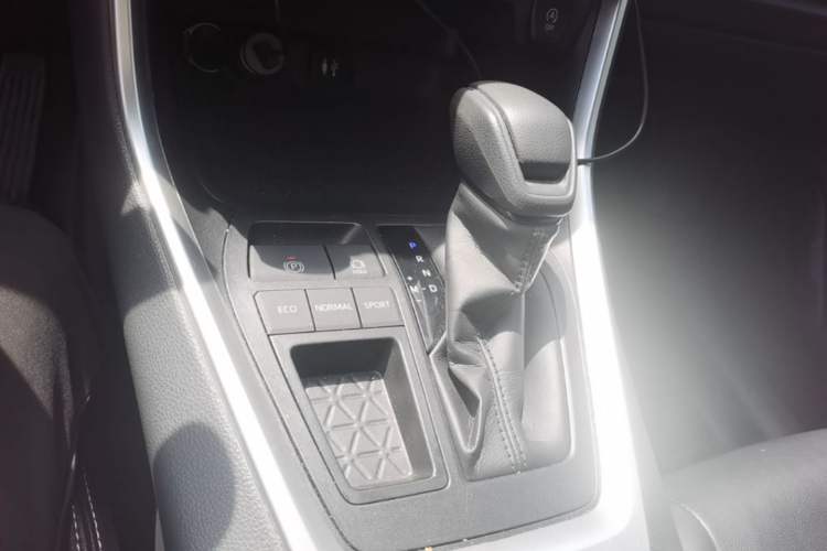 Used Toyota RAV4 2021 2.0L CVT Two-Wheel Drive Fashion PLUS Edition Gear Lever