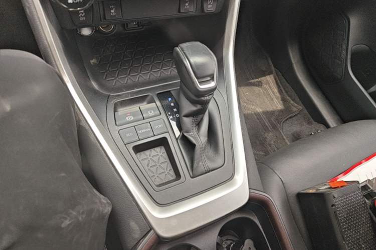Used Toyota RAV4 2021 2.0L CVT Two-Wheel Drive Fashion PLUS Edition Gear Lever