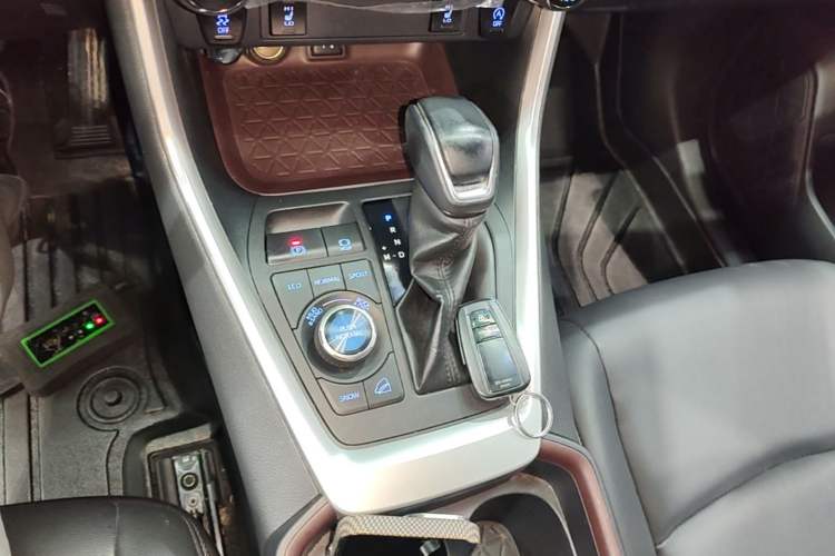 Used Toyota RAV4 2021 2.0L CVT Four-Wheel Drive Premium Edition Gear Lever