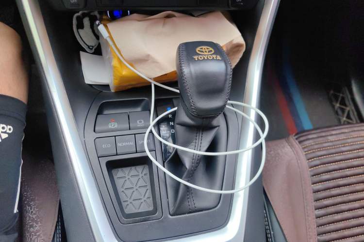 Used Toyota RAV4 2021 2.0L CVT Two-Wheel Drive Fashion PLUS Edition Gear Lever