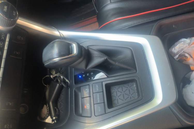 Used Toyota RAV4 2021 2.0L CVT Two-Wheel Drive Fashion PLUS Edition Gear Lever