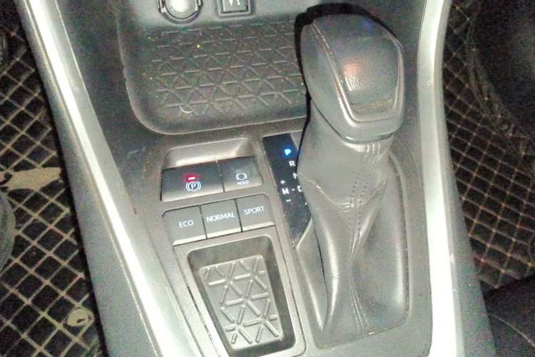 Used Toyota RAV4 2021 2.0L CVT Two-Wheel Drive Fashion Edition Gear Lever