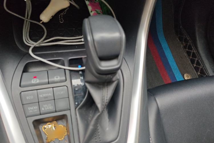 Used Toyota RAV4 2021 2.0L CVT 4x4 Trend Edition Gear Lever