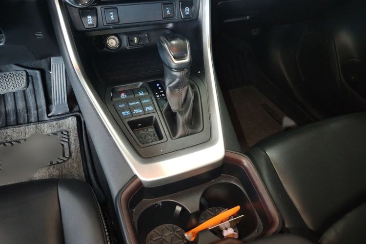 Used Toyota RAV4 2021 2.0L CVT 4x4 Style PLUS Edition Gear Lever