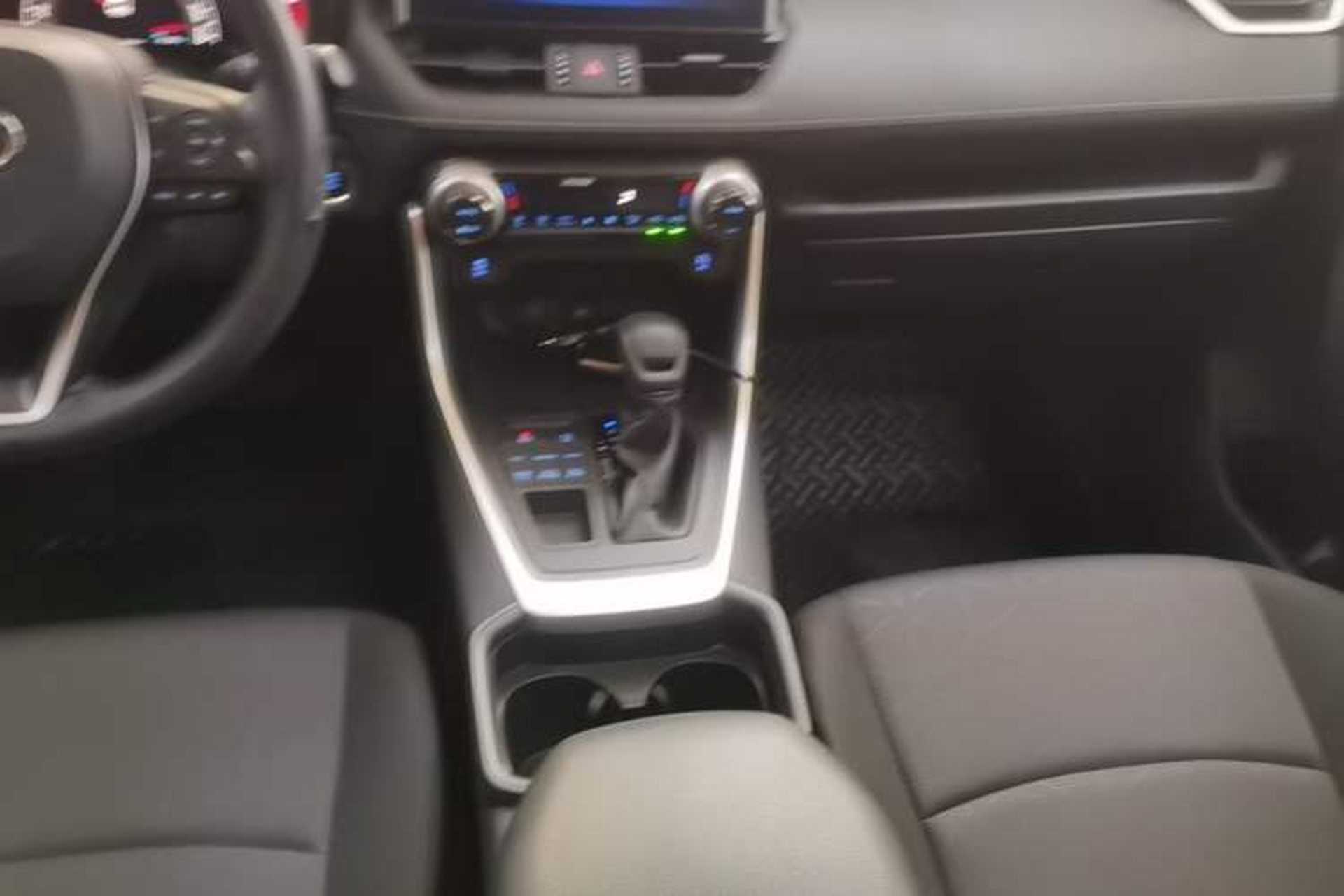 Used Toyota RAV4 2021 2.0L CVT 4x4 Trend Edition Gear Lever