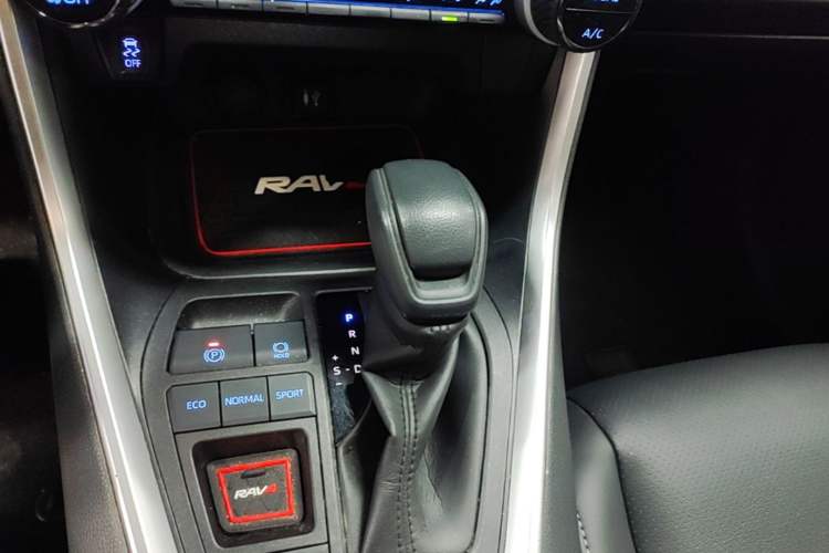 Used Toyota RAV4 2021 Dual-Engine 2.5L E-CVT Two-Wheel Drive Elite Edition Gear Lever
