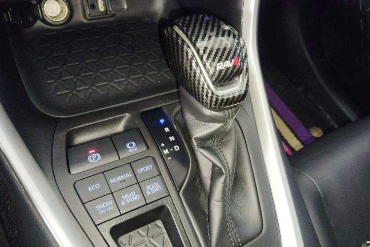 Used Toyota RAV4 2021 2.0L CVT 4x4 Style PLUS Edition Gear Lever