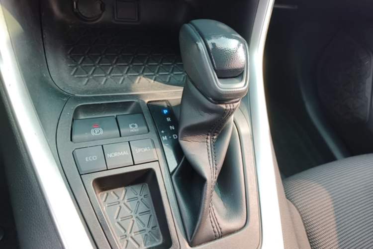 Used Toyota RAV4 2021 2.0L CVT Two-Wheel Drive Urban Edition Gear Lever