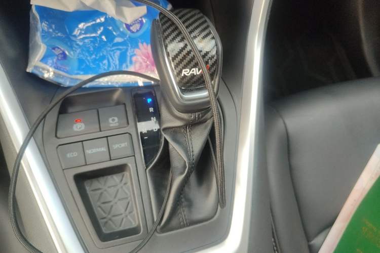 Used Toyota RAV4 2021 2.0L CVT Two-Wheel Drive Fashion PLUS Edition Gear Lever