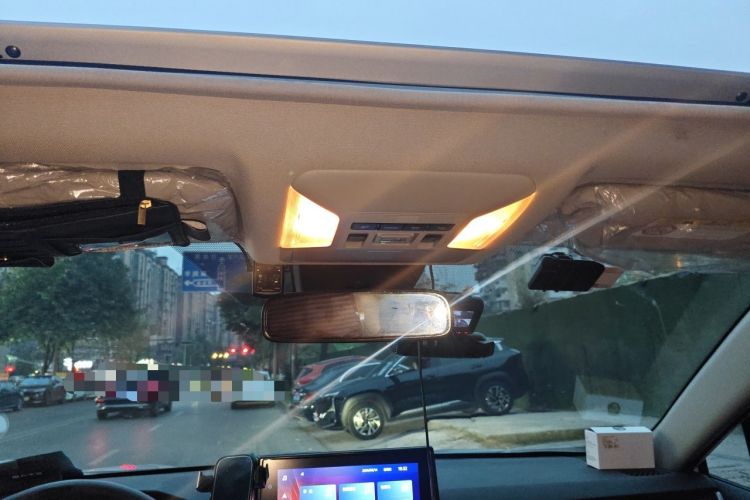 Used Toyota RAV4 2021 2.0L CVT Two-Wheel Drive Fashion PLUS Edition Headliner