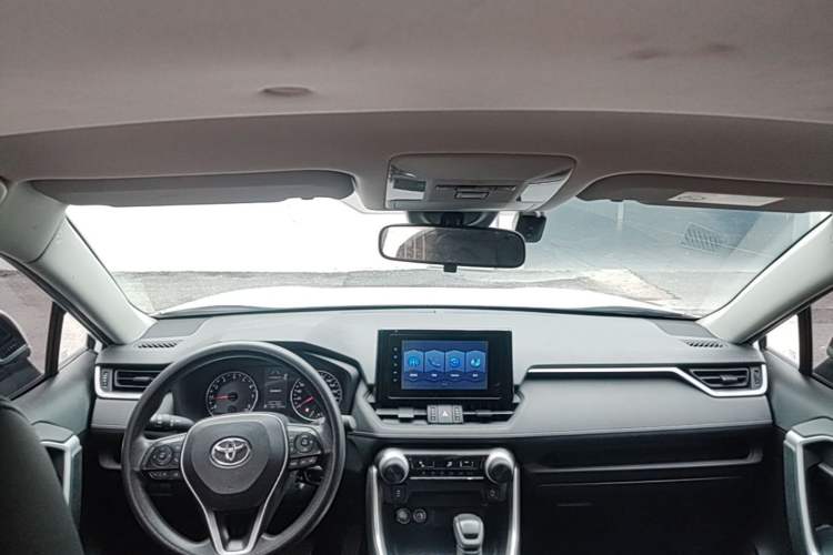Used Toyota RAV4 2021 2.0L CVT Two-Wheel Drive Urban Edition Headliner