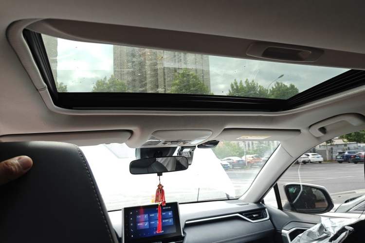 Used Toyota RAV4 2021 2.0L CVT Two-Wheel Drive Fashion PLUS Edition Headliner