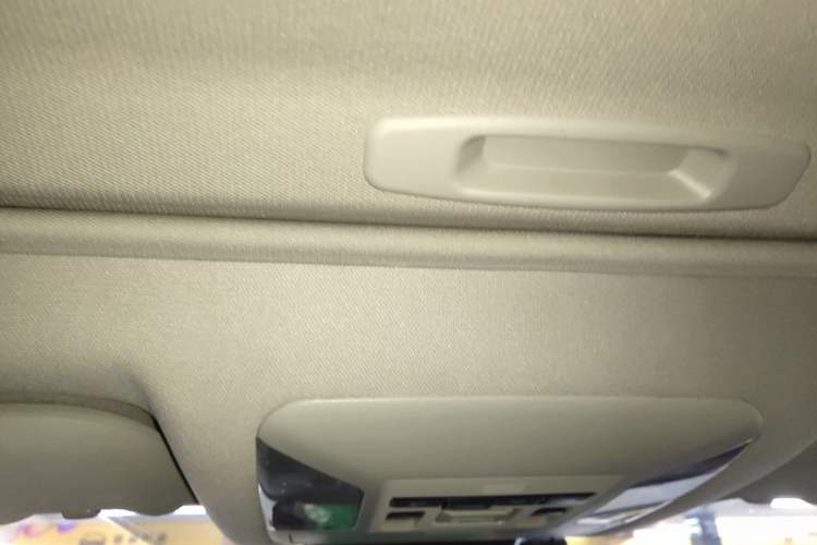 Used Toyota RAV4 2021 2.0L CVT Two-Wheel Drive Fashion Edition Headliner