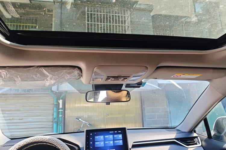 Used Toyota RAV4 2021 2.0L CVT Two-Wheel Drive Fashion Edition Headliner