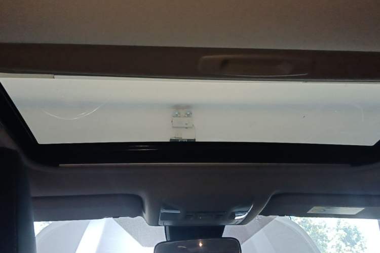 Used Toyota RAV4 2021 2.0L CVT Two-Wheel Drive Fashion PLUS Edition Headliner