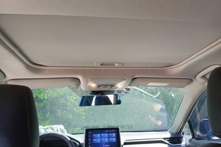 Used Toyota RAV4 2021 2.0L CVT Two-Wheel Drive Fashion Edition Headliner